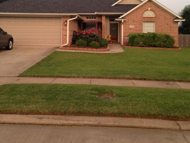 property at 2248 Windsor Ct