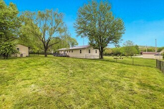 3110 W Old Farmington Rd in Fayetteville, AR - Building Photo - Building Photo