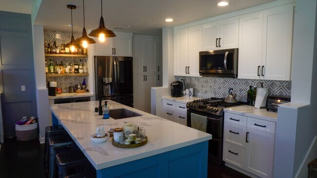 77 Brownstone Way in Aliso Viejo, CA - Building Photo - Building Photo