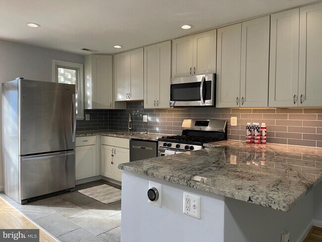 108 G St SW in Washington, DC - Building Photo - Building Photo