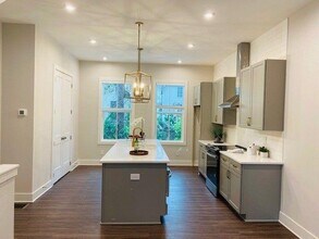 176 Chestnut Cir in Atlanta, GA - Building Photo - Building Photo