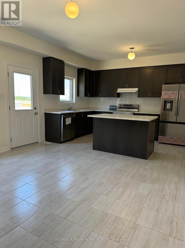 1124 Cameo St in Pickering, ON - Building Photo - Building Photo