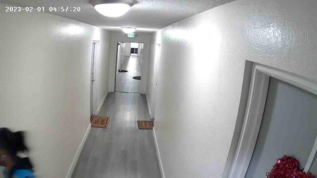 6925 Haskell Ave-Unit -205 in Los Angeles, CA - Building Photo - Building Photo