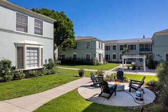 1828-1850 N Edgemont Street Los Angeles, CA in Los Angeles, CA - Foto de edificio - Building Photo