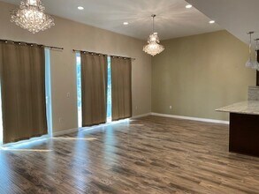 6657 Enfield Ave, Unit 1006 in Los Angeles, CA - Building Photo - Building Photo