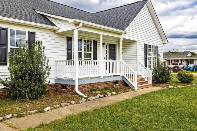 7600 Lilly Pond Ln in Fuquay Varina, NC - Foto de edificio - Building Photo