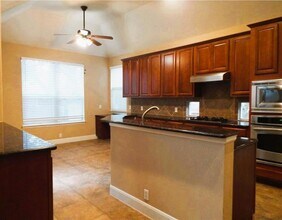 3241 Ranch Park Trail in Round Rock, TX - Foto de edificio - Building Photo