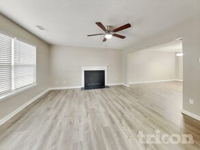 11610 Registry Blvd in Hampton, GA - Foto de edificio - Building Photo