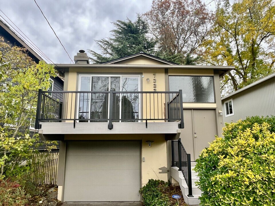 7322 24th Ave NE in Seattle, WA - Building Photo
