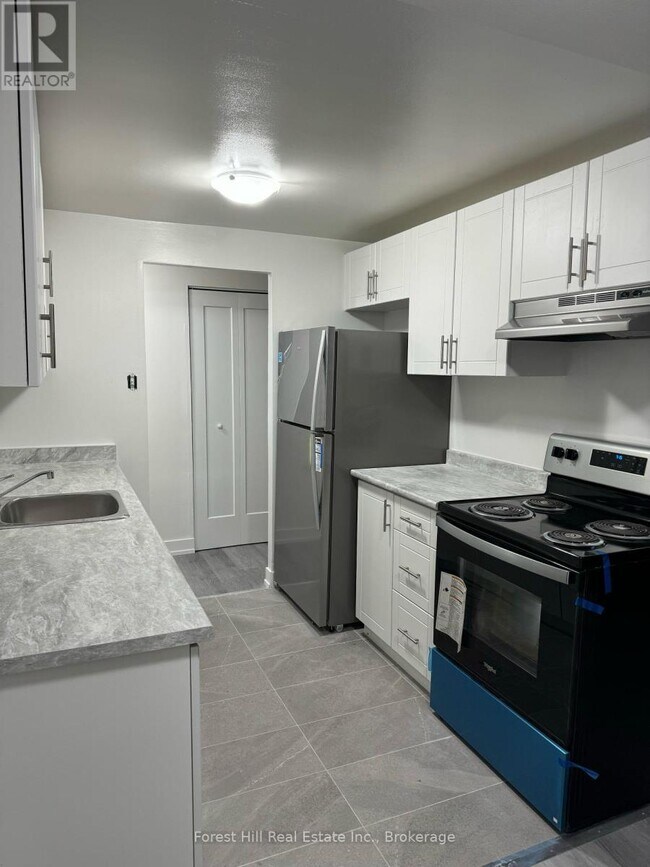 176 EIGHTH St in Collingwood, ON - Building Photo - Building Photo