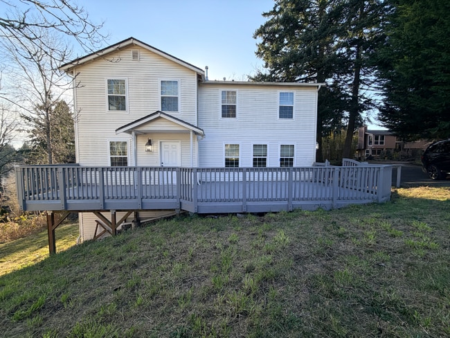 property at 12 Lake Louise Dr SW