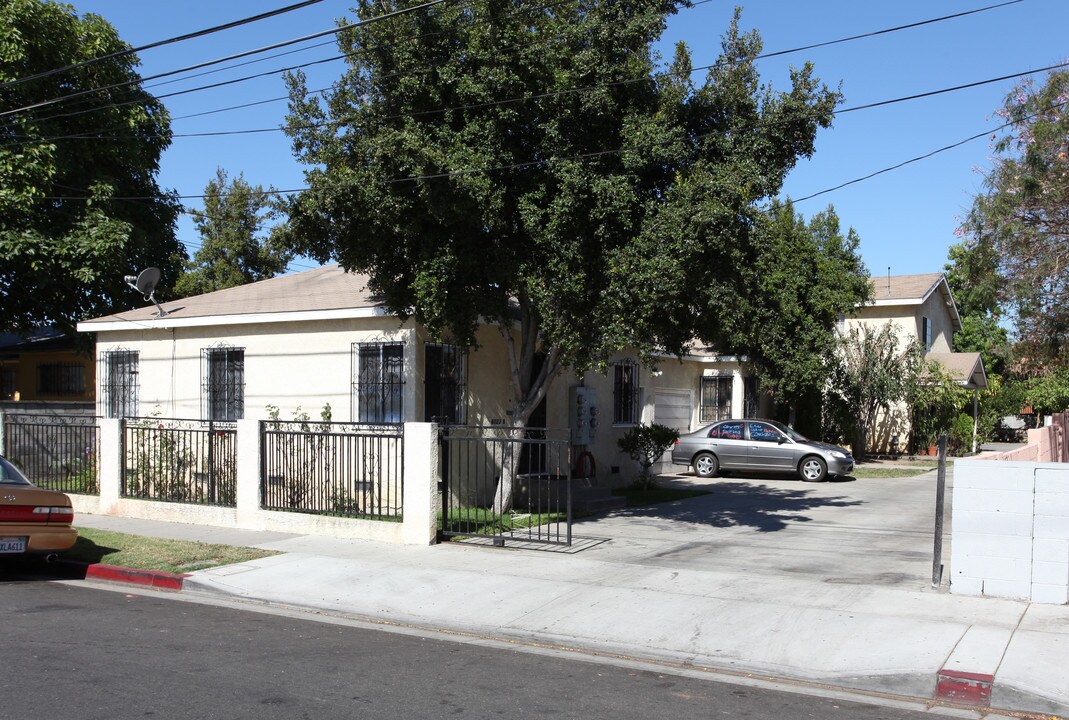 6023 Fishburn Ave in Huntington Park, CA - Building Photo