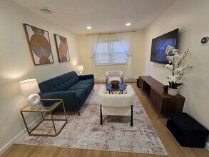 396 Kaplan Ave, Unit Floor 1 in Hackensack, NJ - Building Photo - Building Photo