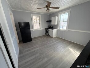 73 Waterville St in Waterbury, CT - Building Photo - Building Photo