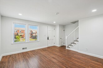 3627 Elmora Ave in Baltimore, MD - Foto de edificio - Building Photo