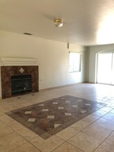 4402 Sun Devils Ave in Bakersfield, CA - Building Photo - Building Photo