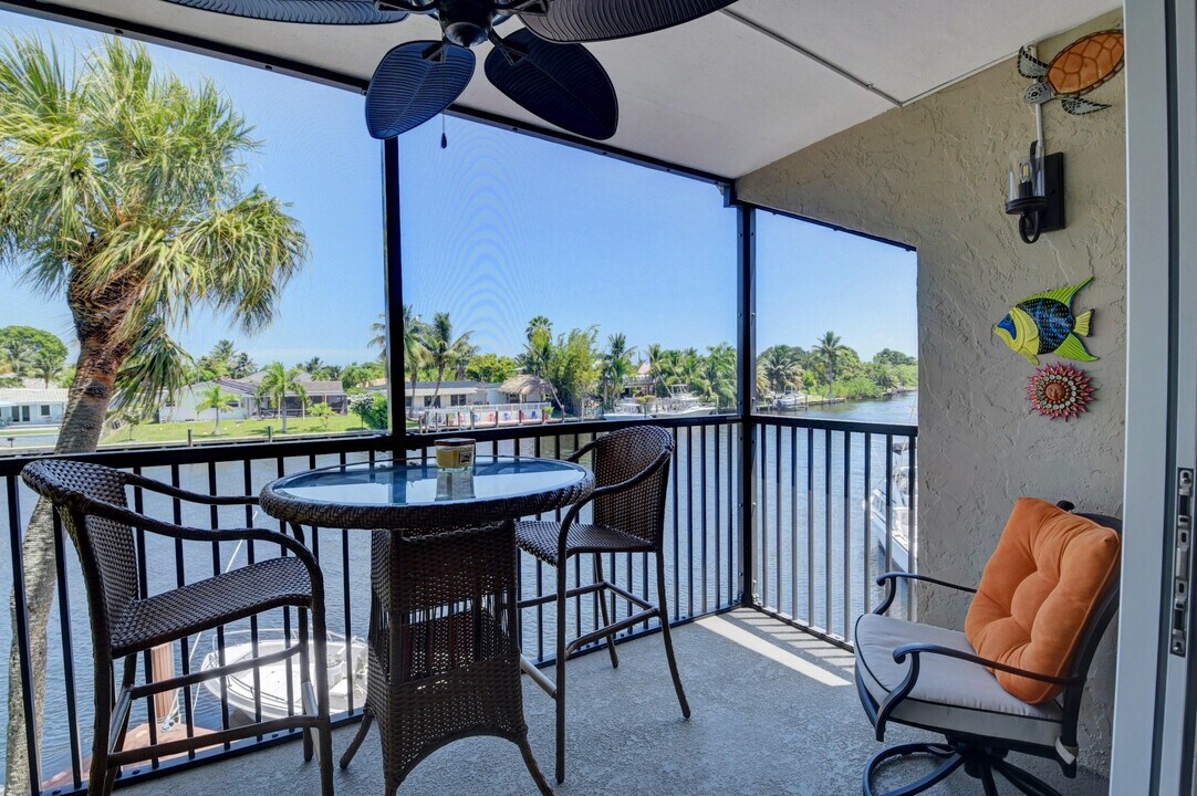 19 Royal Palm Way in Boca Raton, FL - Building Photo