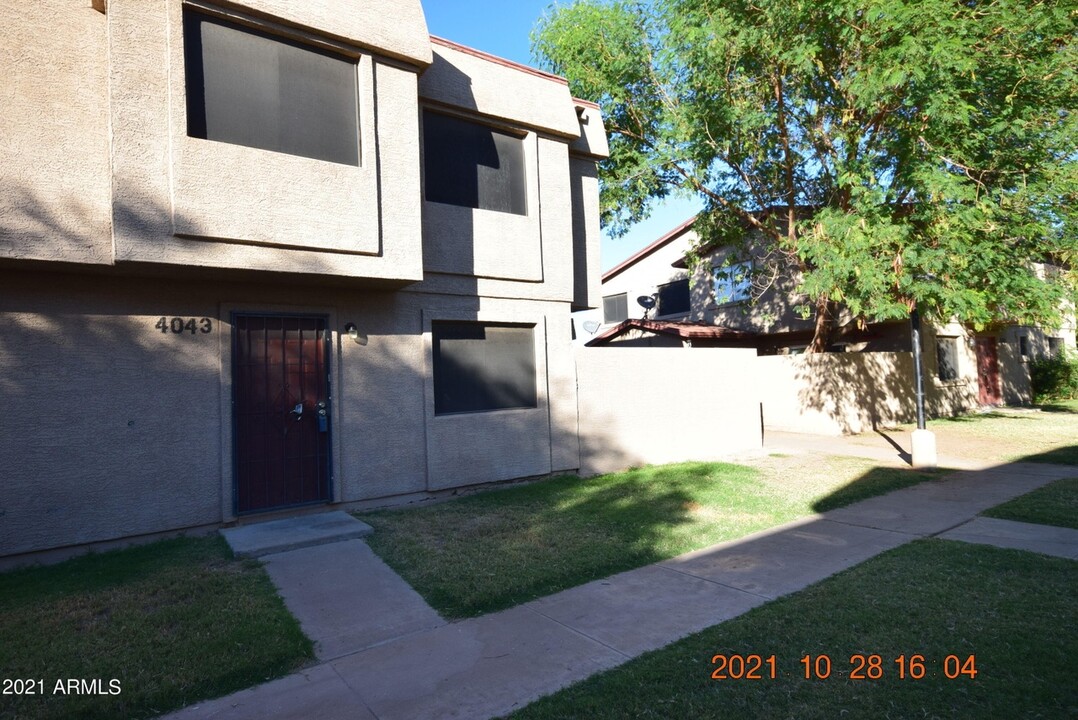 4043 W Wonderview Rd in Phoenix, AZ - Building Photo