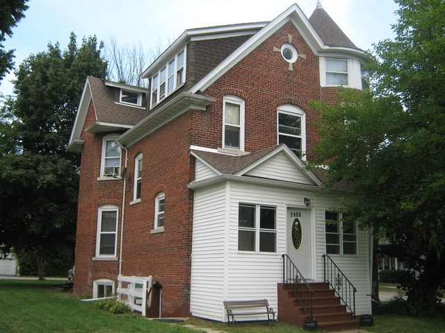 property at 2900 Enoch Ave
