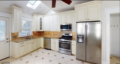 40 Dunnell Rd in Maplewood, NJ - Building Photo - Building Photo