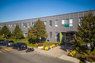 479 Mousseau-Vermette Av in Dorval, QC - Building Photo