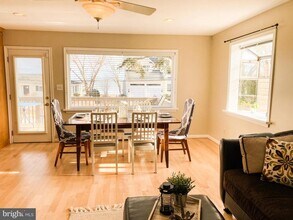 122 W Bay View Dr in Annapolis, MD - Building Photo - Building Photo