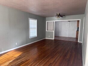 1041 Collingswood Dr in Corpus Christi, TX - Building Photo - Building Photo