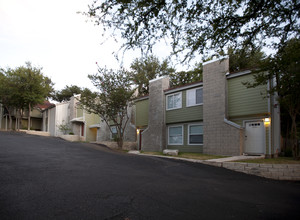 Ridge View Apartments in Austin, TX - Building Photo - Building Photo