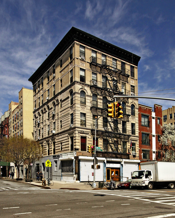 107-109 Avenue C in New York, NY - Building Photo