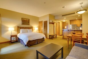 3720 Sundial Ct, Unit B212 in Park City, UT - Building Photo