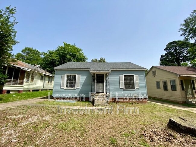property at 230 E Lister St