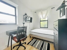 Furnished room/NOT APARTMENT, Unit 5D in Brooklyn, NY - Building Photo