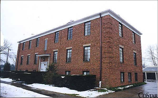 2372 Wooster Rd in Rocky River, OH - Building Photo