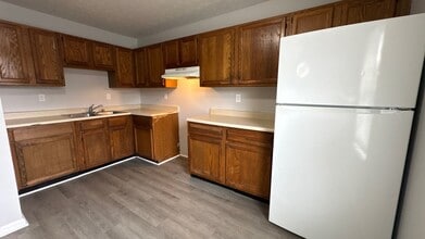 5166 Keegan Way in Louisville, KY - Building Photo - Building Photo