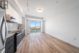 5 York Garden Wy in Toronto, ON - Building Photo - Building Photo
