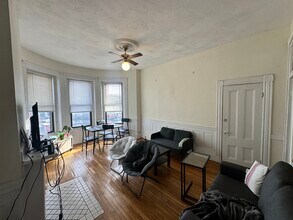 1451 Tremont St, Unit 2R in Boston, MA - Building Photo - Building Photo