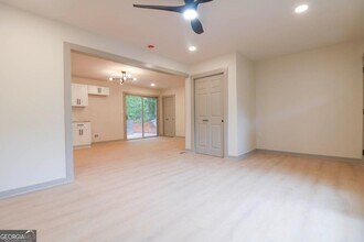 4396 Greenleaf Cir SW in Atlanta, GA - Building Photo - Building Photo