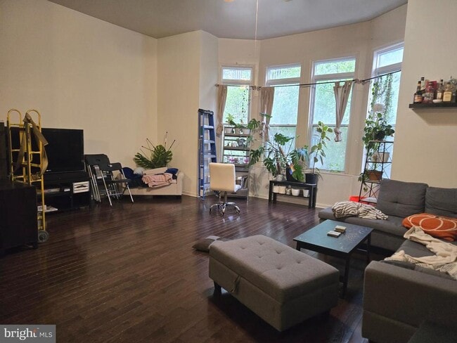 property at 1304 Walnut St