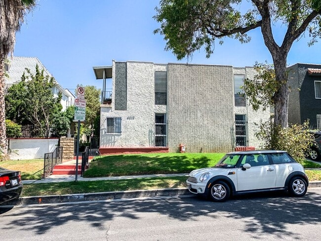 8013 Blackburn Ave in Los Angeles, CA - Building Photo - Building Photo