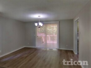 3394 Tyee Pl NE in Bremerton, WA - Foto de edificio - Building Photo