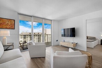 5701 Collins Ave in Miami Beach, FL - Building Photo - Building Photo