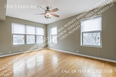 7556 S Essex Ave in Chicago, IL - Building Photo - Building Photo