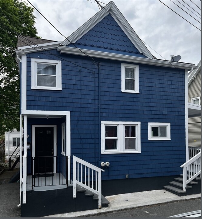 6 Richardson Terrace in Somerville, MA - Foto de edificio