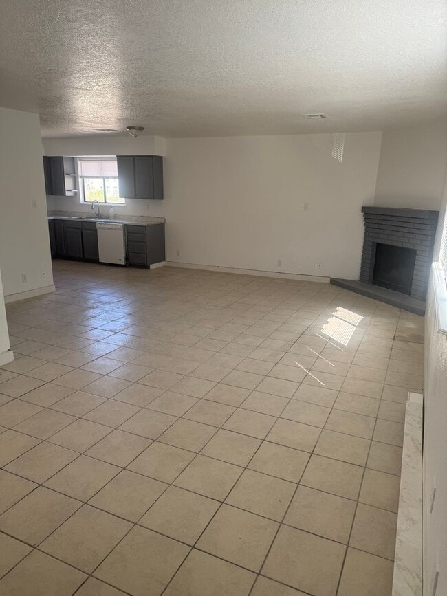 6987 Mendon Ln in Las Vegas, NV - Building Photo - Building Photo