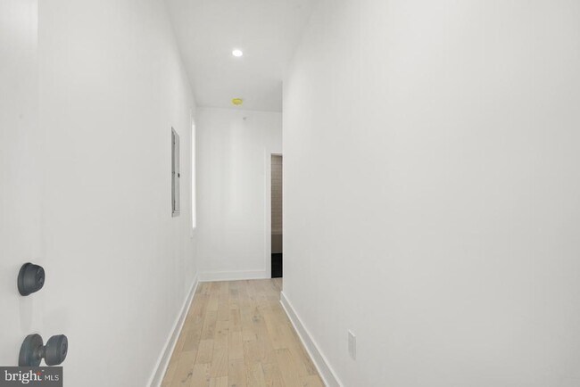 2109 S Iseminger St in Philadelphia, PA - Building Photo - Building Photo