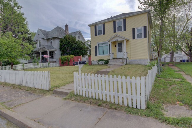 property at 1724 Farnam St