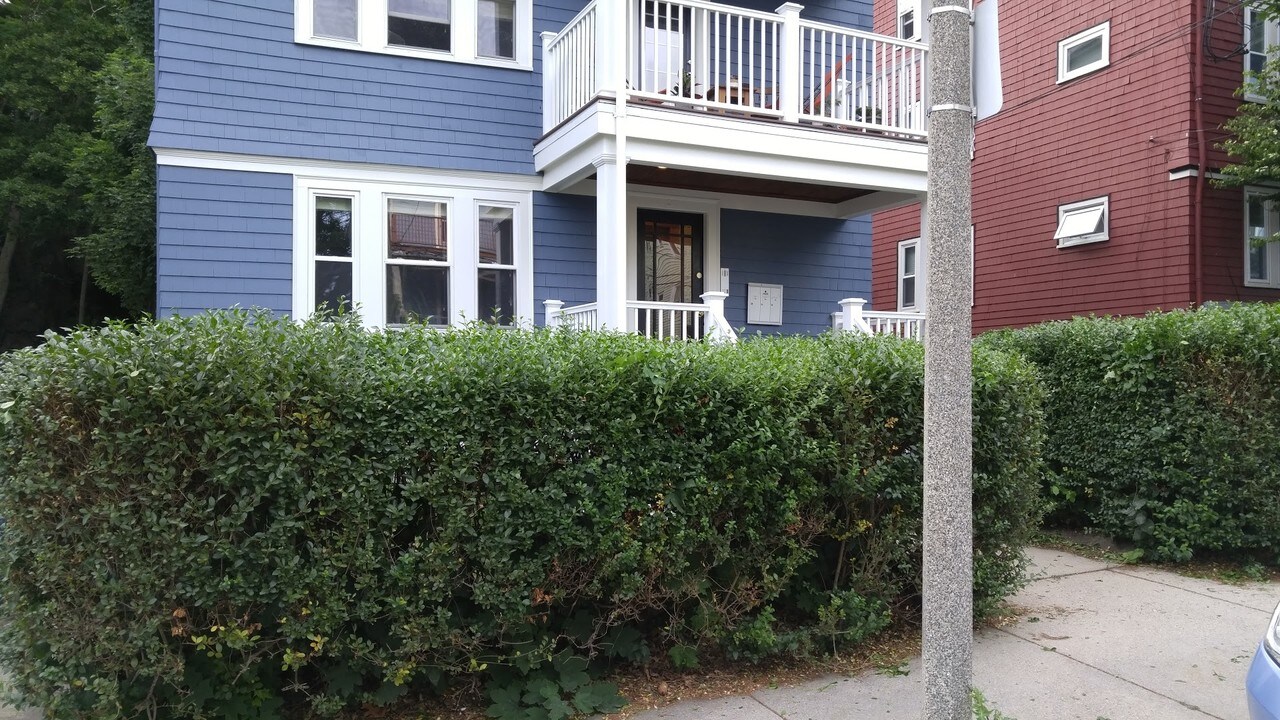 21 St Peter St-Unit -2 in Boston, MA - Building Photo