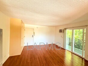 2707 Pomeroy Ave in Los Angeles, CA - Foto de edificio - Building Photo