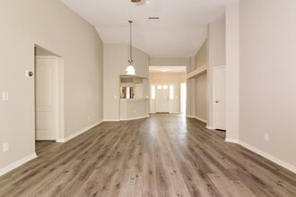 9726 Cypress Pond Ave in Tampa, FL - Building Photo - Building Photo