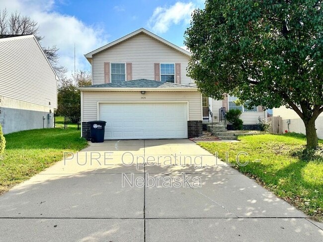 7879 Bauman Ave in Omaha, NE - Building Photo - Building Photo